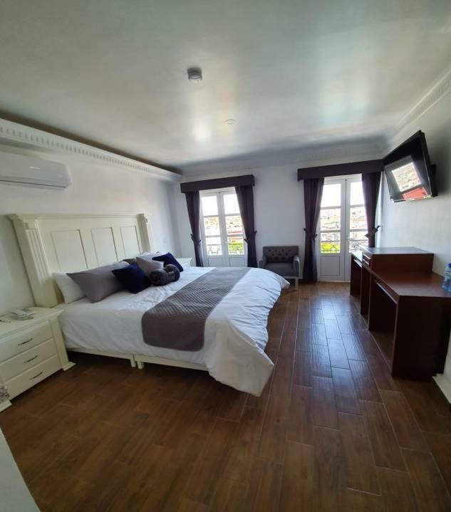 Hotel Estancia Real Tepatitlan Extérieur photo