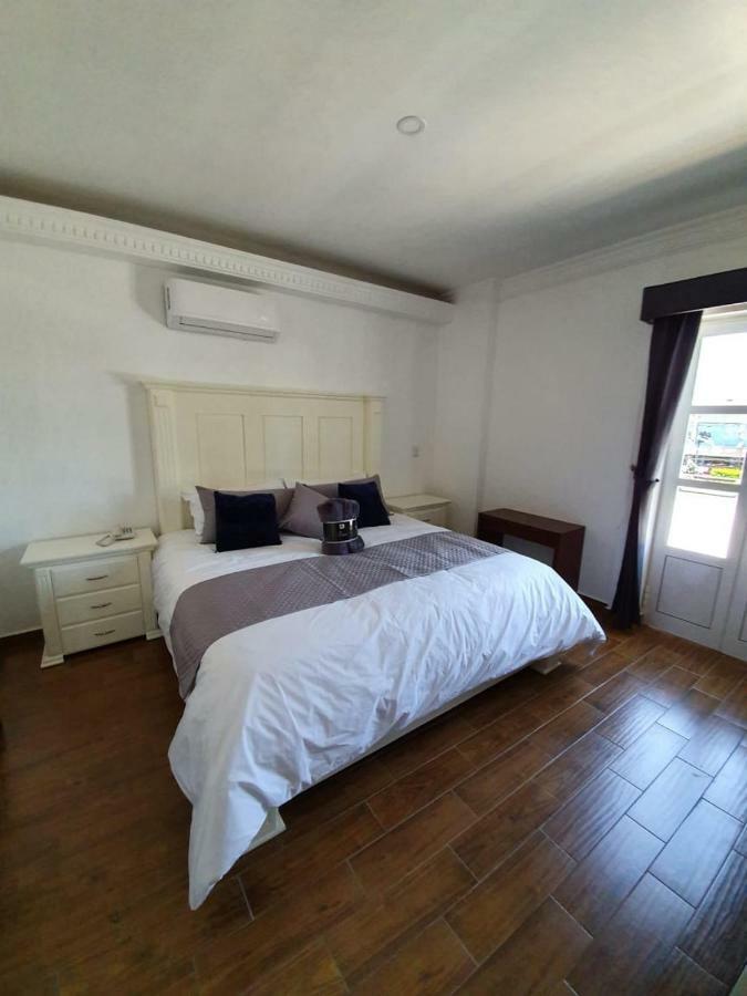 Hotel Estancia Real Tepatitlan Extérieur photo